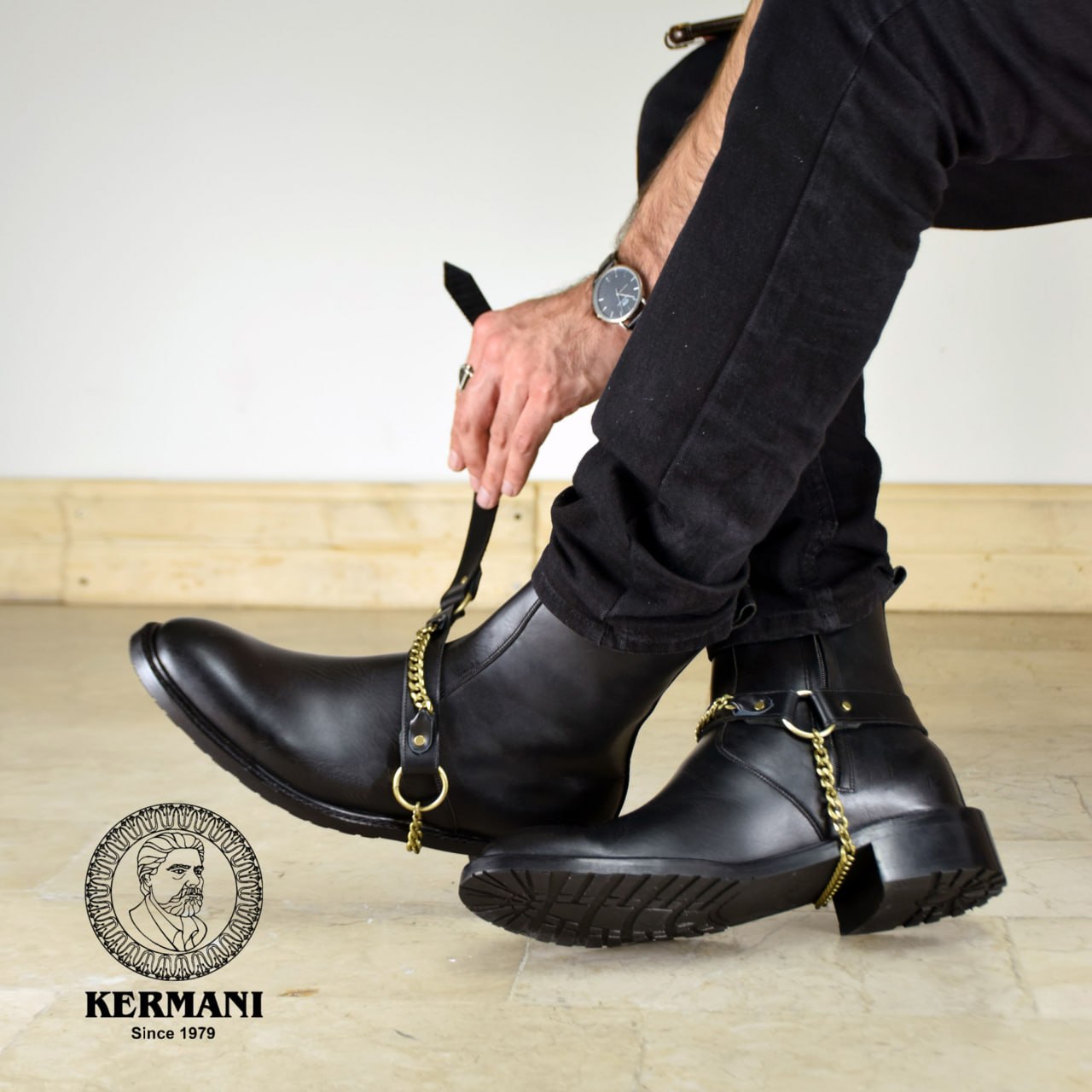 نیم بوت کلاسیک مردانه کرمانی مدل چرم طبیعی دستدوز کد 653 هارنس دار