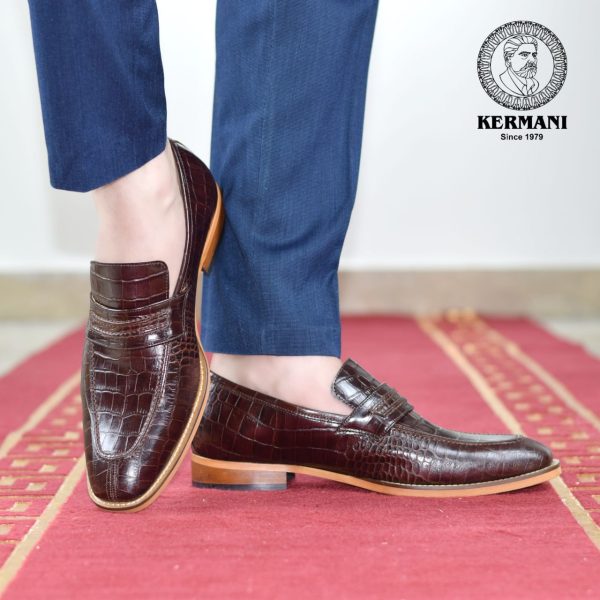 کفش رسمی مردانه چرم طبیعی کروکو دست‌دوز کرمانی مدل ۱۰۶۴ بی‌بند